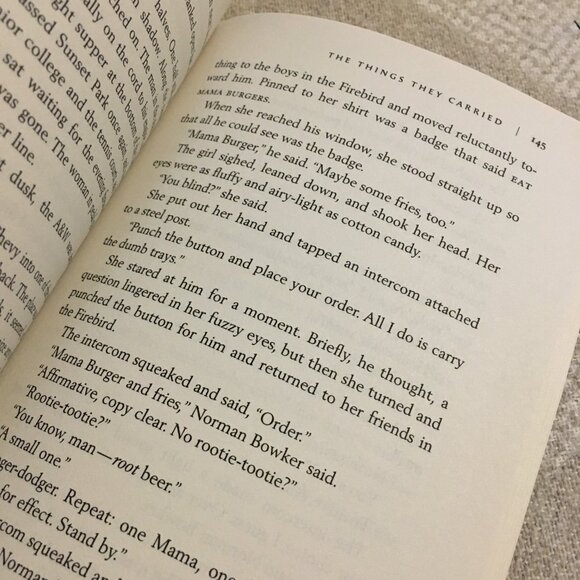 'The Things They Carried' Softcover By Tim O'Brien - Picture 5 of 6